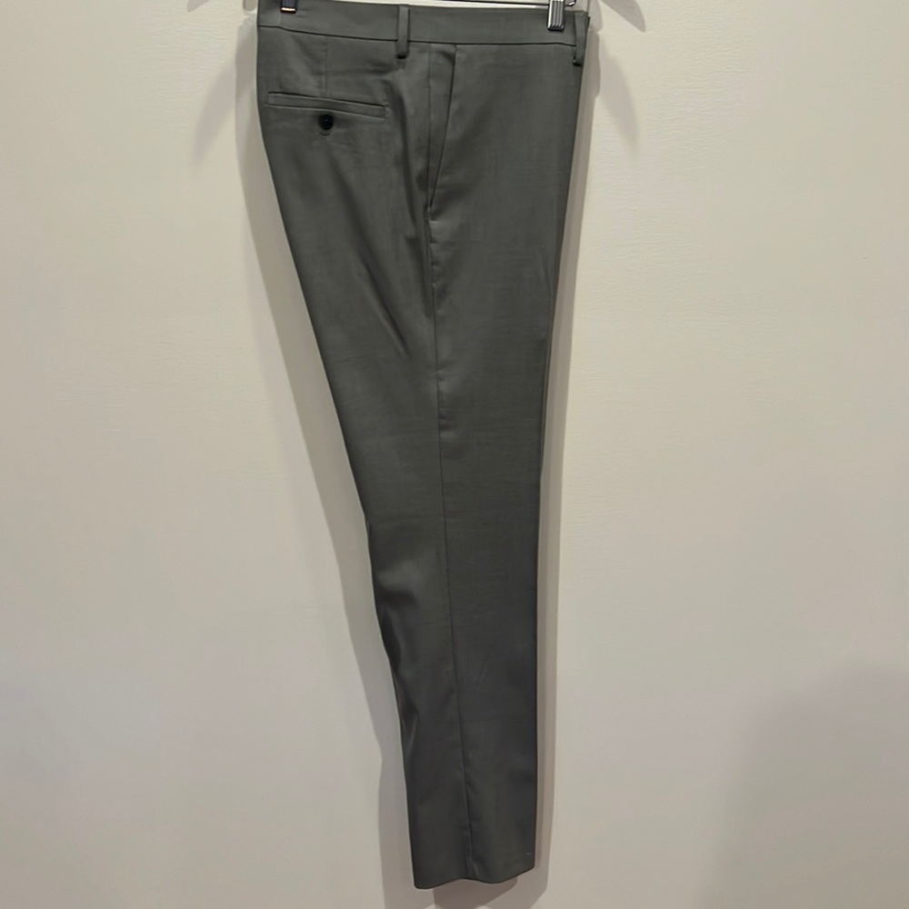 Men’s Reaction Kenneth Cole, light gray dress pant 36W 32L
